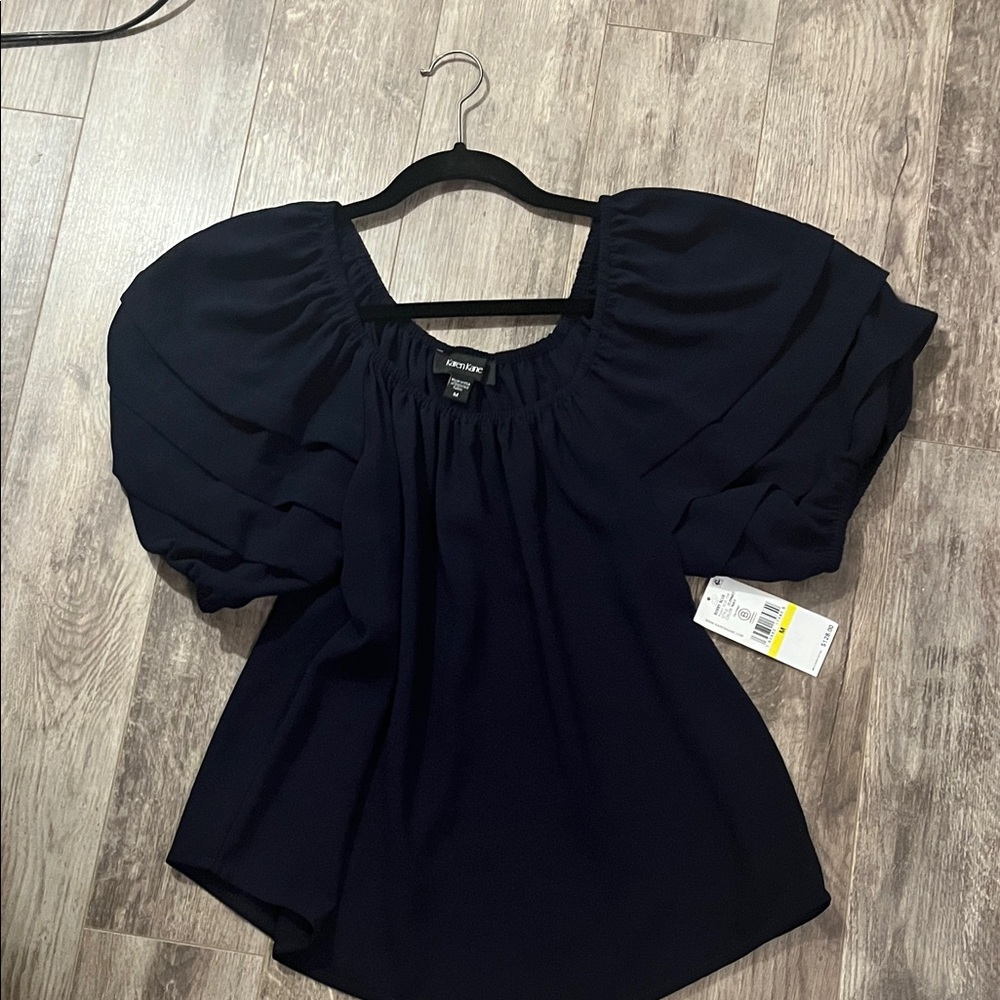 Karen Kane NWT Size M. Navy